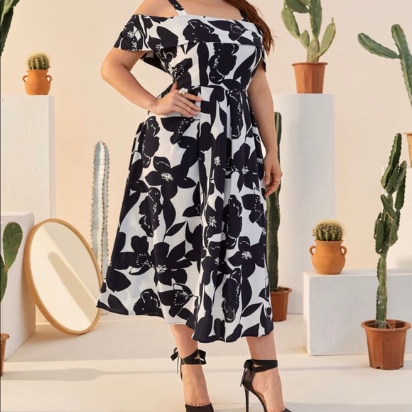 New Beautiful black and white dress - Picture 1 of 8